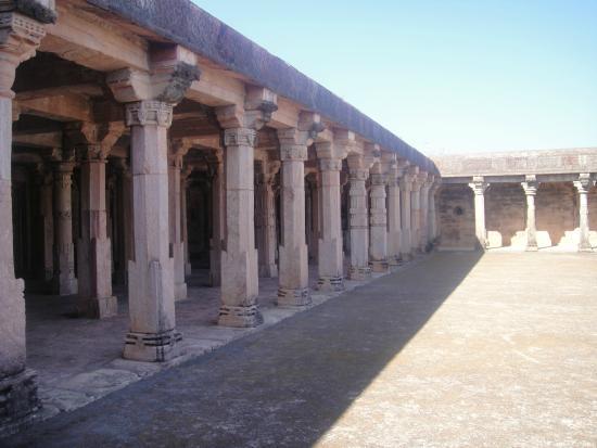 Dilawar Khan's Mosque